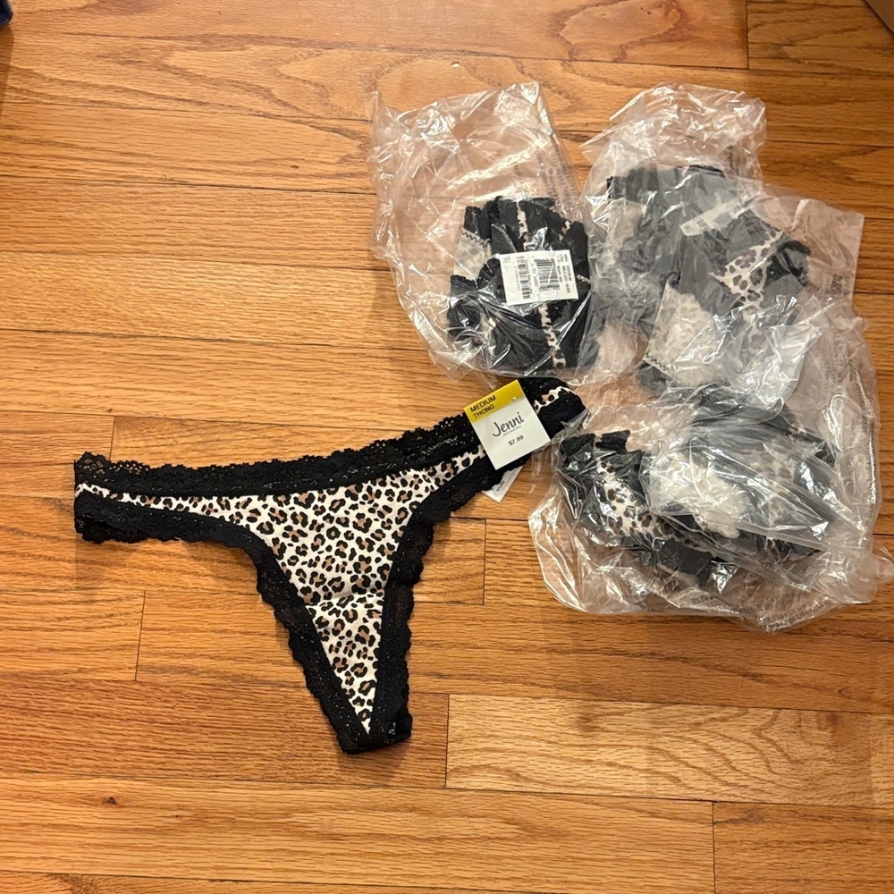 Jenni Animal Print Thong with Black Lace 6pairs